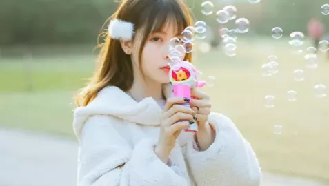 女子替父请假